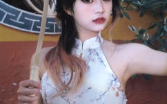 有力缓慢而坚定的进入小说